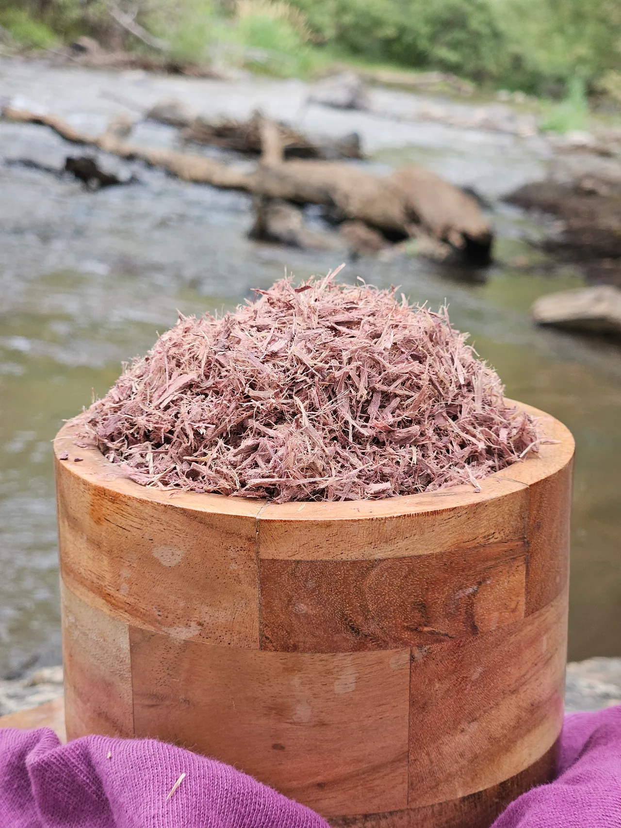 Mimosa Hostilis shredded root bark in an acacia wood bowl